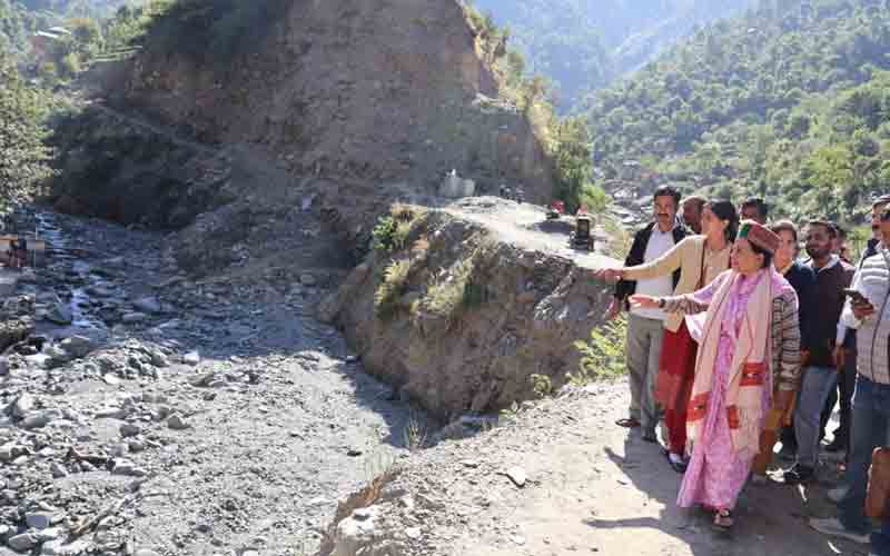 प्रदेश सरकार हर प्रभावित को राहत देने के लिए वचनबद्ध- प्रतिभा सिंह