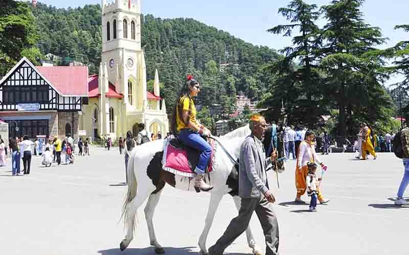 हिमाचल में कमरों की एडवांस बुकिंग रद्द करवा रहे सैलानी, यह है वजह……