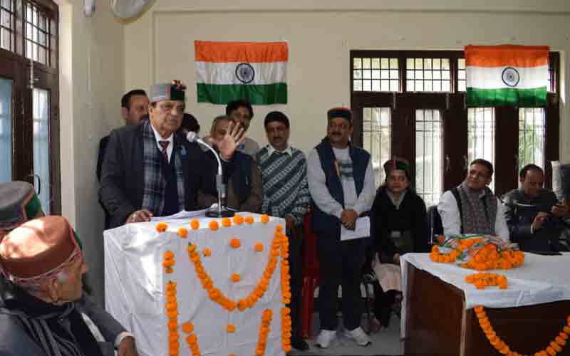 डॉ. शांडिल और रोहित ठाकुर ने आई.टी.आई सायरी का किया निरीक्षण