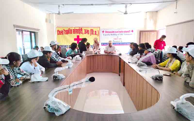 अंब व चिंतपूर्णी कॉलेज में हुआ प्राथमिक चिकित्सा शिविर का आयोजन