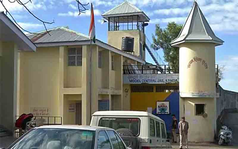 कंडा जेल में कैदियों के बीच हुई झड़प, बीच-बचाव करने आए डिप्टी जेलर जख्मी