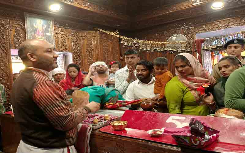 माता बाला सुंदरी मंदिर में साढ़े बारह हजार श्रद्धालुओं ने नवाया शीश