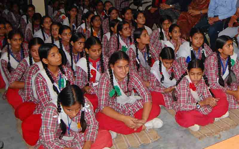 अध्यापकों की कमी के कारण अधर में लटका तलमेहडा विद्यालय के 250 से अधिक छात्रों का भविष्य