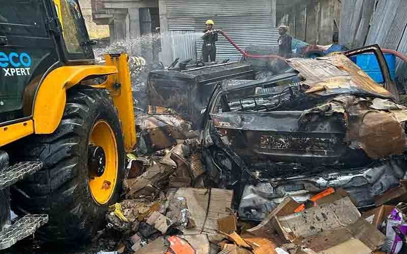 कबाड़ की दुकान में भड़की आग, पीड़ित को इतने लाख का हुआ नुक्सान……