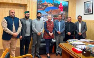 Discussion on cooperation with Britain in trade of Himachali handloom products