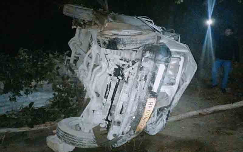 हादसे का शिकार हुई टाटा सूमो कार, एक की मौत, आठ घायल