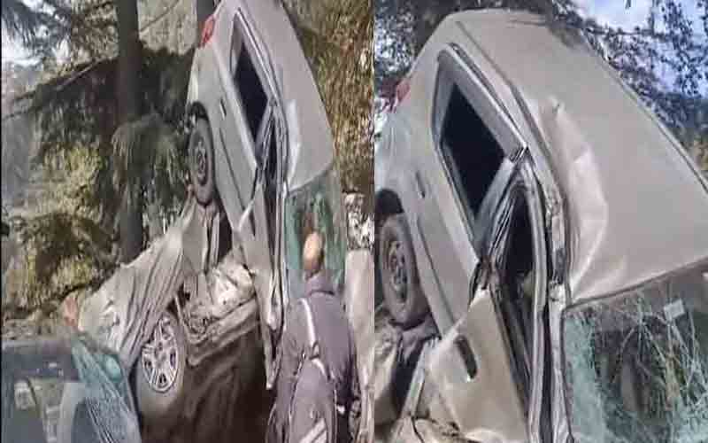 तेज रफ्तार ट्रक की चपेट में आए चार वाहन, चालक मौके से फरार