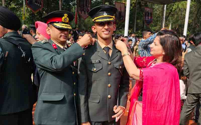 भारतीय सेना में लेफ्टिनेंट बना हिमाचल का अभिमन्यु गुलेरिया