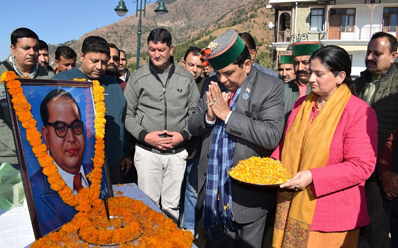डॉ. शांडिल ने महापरिनिर्वाण दिवस पर बाबा साहेब को भावभीनी श्रद्धांजलि की अर्पित