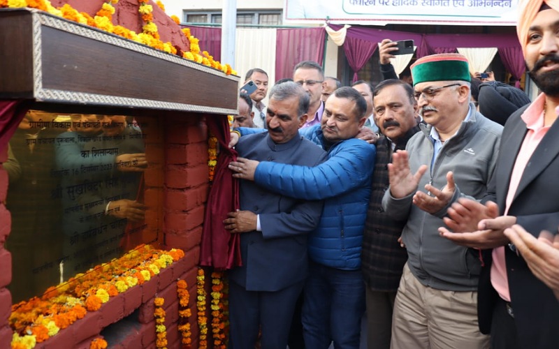 मुख्यमंत्री ने पांवटा साहिब के पुरूवाला में “सिरमौरी हाट” की रखी आधारशिला