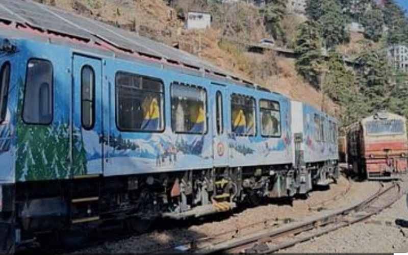 कालका-शिमला रेलवे ट्रैक पर तीन बोगी वाले ट्रेन सेट का किया गया सफल ट्रायल