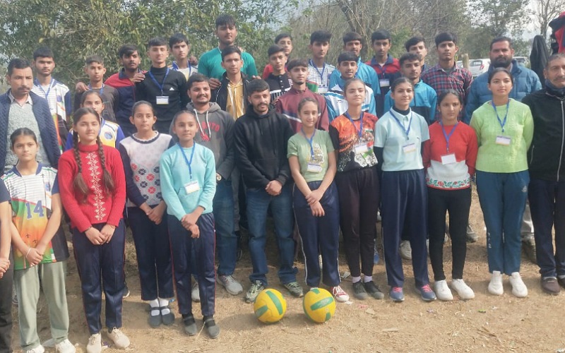 चिंतपूर्णी विस क्षेत्र की मानसी राणा व आदर्श राणा को हिमाचल थ्रो बॉल जूनियर टीम का चुना गया कैप्टन