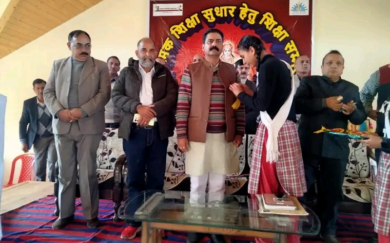मढ़ी स्कूल में शिक्षा गुणात्मक एवं सुधार कार्यक्रम आयोजित