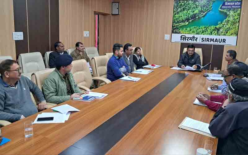 सिरमौर में 61 पीड़ितों को 83 लाख से अधिक राहत राशि वितरित- एडीएम