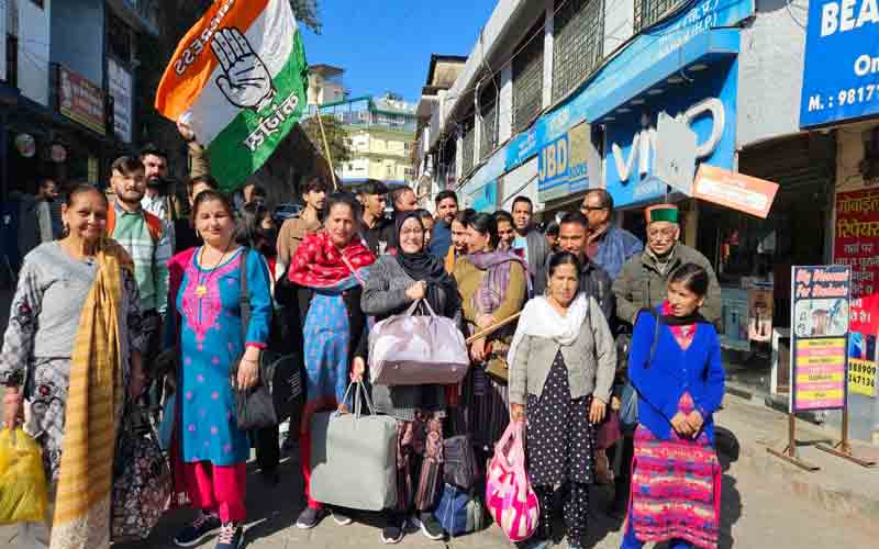 सरकार के 1 वर्ष की उपलब्धियों का जश्न मनाने रवाना हुआ कांग्रेसी काफिला