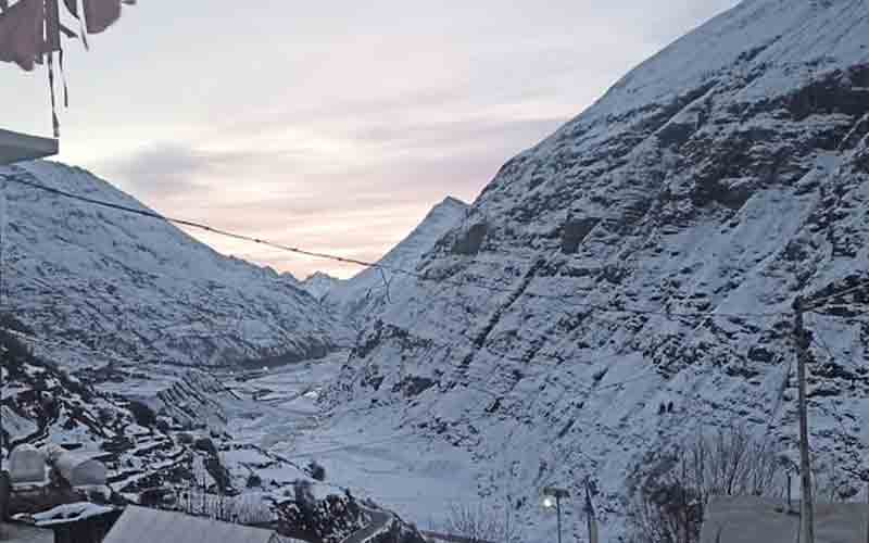 रोहतांग दर्रा सहित चंद्रभागा रेंज की ऊंची चोटियों पर हुआ ताजा हिमपात