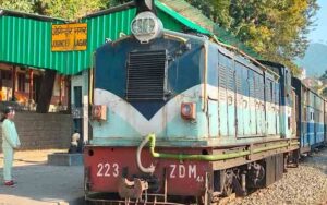 TRAIN-3.jpg