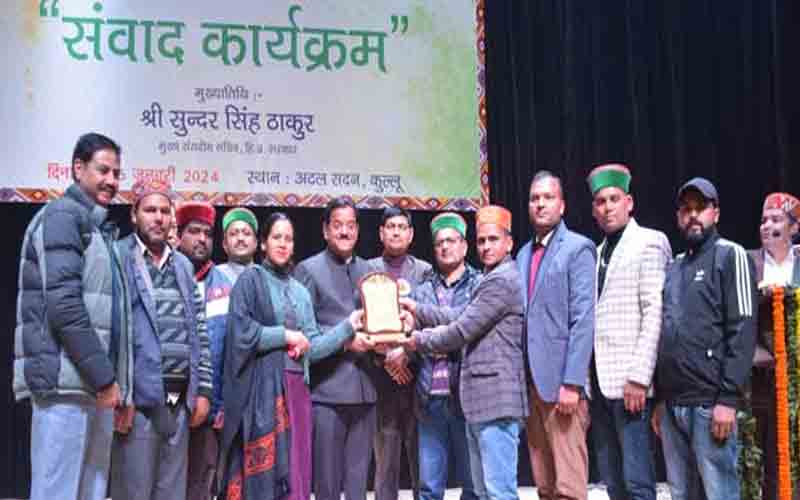 प्रदेश के हर विस क्षेत्र में खुलेंगे 4 इंग्लिश मीडियम स्कूल- सीपीएस सुंदर सिंह ठाकुर