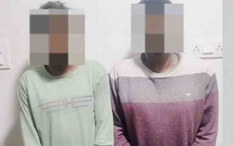 शराब के ठेके में चोरी व सेल्समैन के साथ मारपीट करने के मामले में दो आरोपी गिरफ्तार