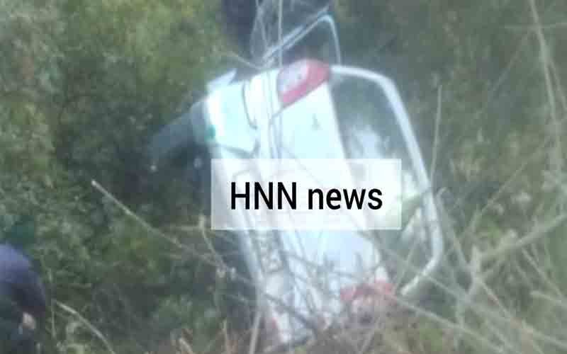 सिरमौर में अनियंत्रित होकर खाई में गिरी ऑल्टो कार, एक जख्मी