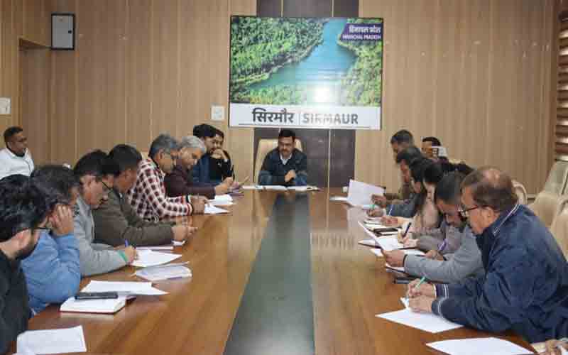 17 जनवरी को बकरास में होने वाले ‘‘सरकार गांव के द्वार‘‘ कार्यक्रम हेतु सभी विभाग करें तैयारी- एलआर वर्मा