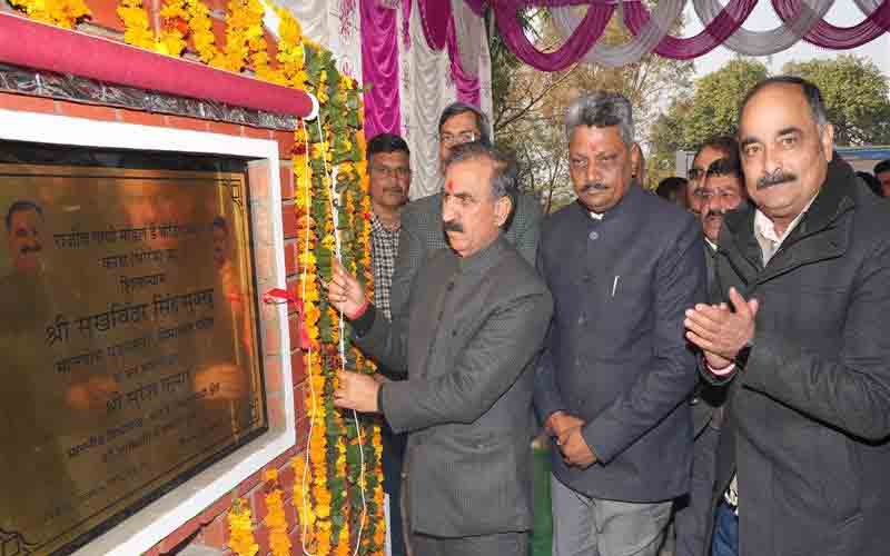 मुख्यमंत्री ने भोरंज में 150 करोड़ रुपए की परियोजनाओं के किए लोकार्पण व शिलान्यास