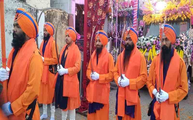 गुरू श्री गोविंद सिंह जी के प्रकाशोत्सव पर नाहन में निकाला नगर कीर्तन