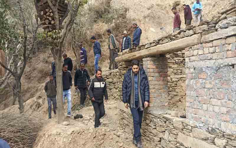 अपूर्व देवगन ने चुराह उपमंडल की विभिन्न पंचायतों का किया दौरा