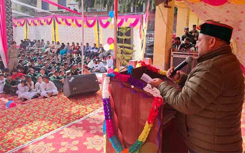 हमें अपनी मातृ भूमि और मातृ भाषा को कभी नहीं भूलना चाहिए- विनय कुमार