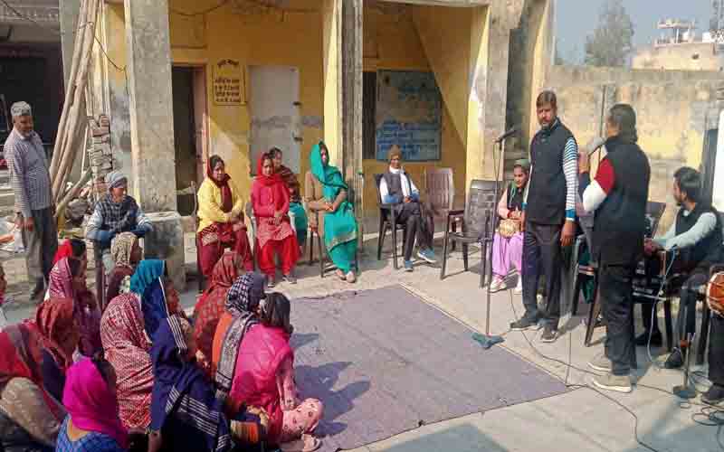 फोक मीडिया द्वारा सरकारी योजनाओं का किया गुणगान