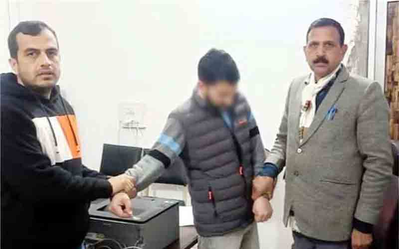 हिमाचल में 12,000 की रिश्वत लेते हुए रंगे हाथ पकड़ा जूनियर ड्राफ्ट्समैन
