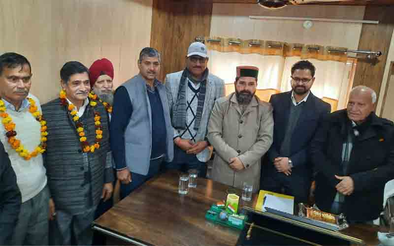 एसडीएम ने ज्वाली में तीन मनोनीत पार्षदों को दिलाई शपथ