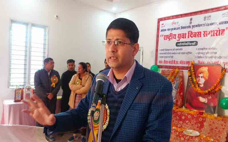 युवा अपनी ऊर्जा समाज में सकारात्मक बदलाव लाने व लोगों की सेवा करने में लगाएं- राघव शर्मा