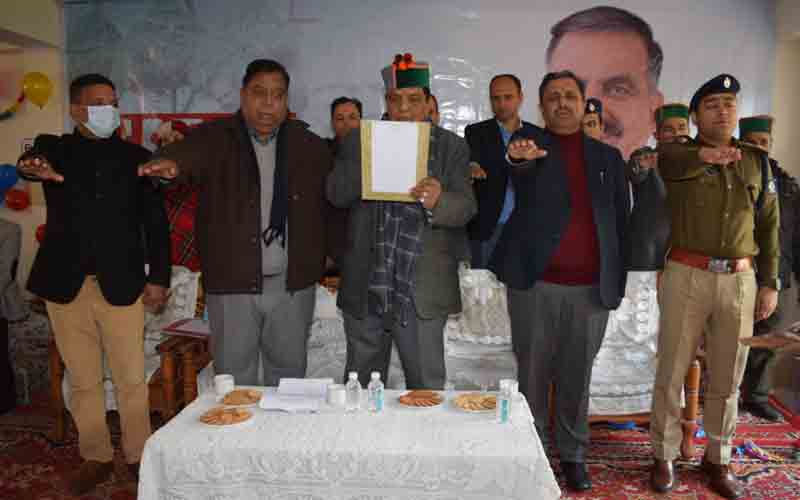 संवेदनशीलता के साथ आमजन की समस्याओं का समाधान करें सुनिश्चित- डॉ. शांडिल