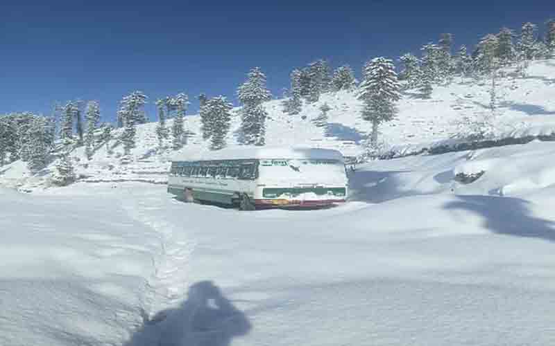 हिमाचल में अभी भी इतनी सड़कें वाहनों की आवाजाही के लिए बंद….
