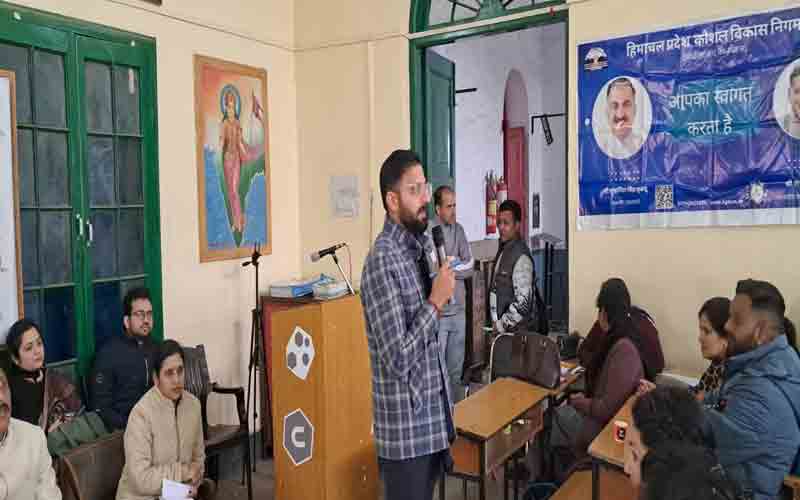 धैर्य और ईमानदारी से कठिन परिश्रम करें बच्चे- एडीसी