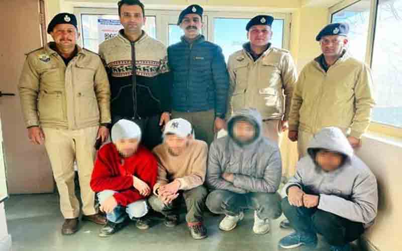 नाकाबंदी के दौरान चिट्टे सहित गिरफ्तार किए चार युवक