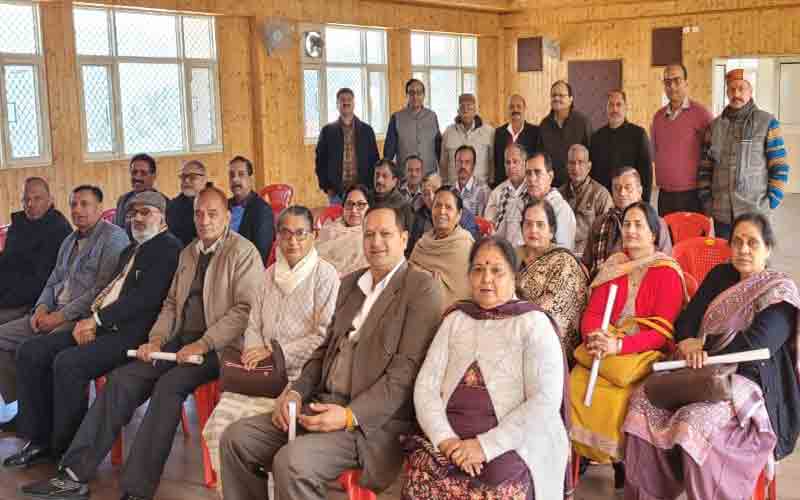 हिमाचल प्रदेश राज्य सहकारी बैंक सेवानिवृत कर्मचारी कल्याण संघ की बैठक हुई आयोजित