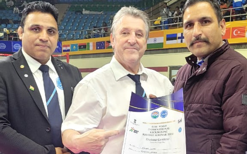 सोलन के भूषण को दिल्ली में रेफरी शिप का सर्टिफिकेट देकर किया गया सम्मानित