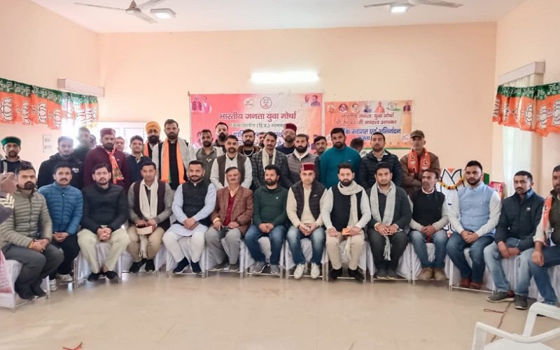 गांव-गांव जाकर युवा करें मोदी सरकार की योजनाओं का प्रचार – रणवीर ठाकुर