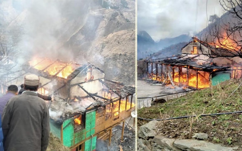 मणिकर्ण घाटी में ढाई मंजिला मकान में भड़की आग, लाखों का हुआ नुकसान
