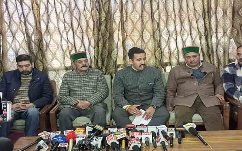 सुक्खू सरकार के लोक निर्माण मंत्री विक्रमादित्य सिंह ने पद से दिया इस्तीफा