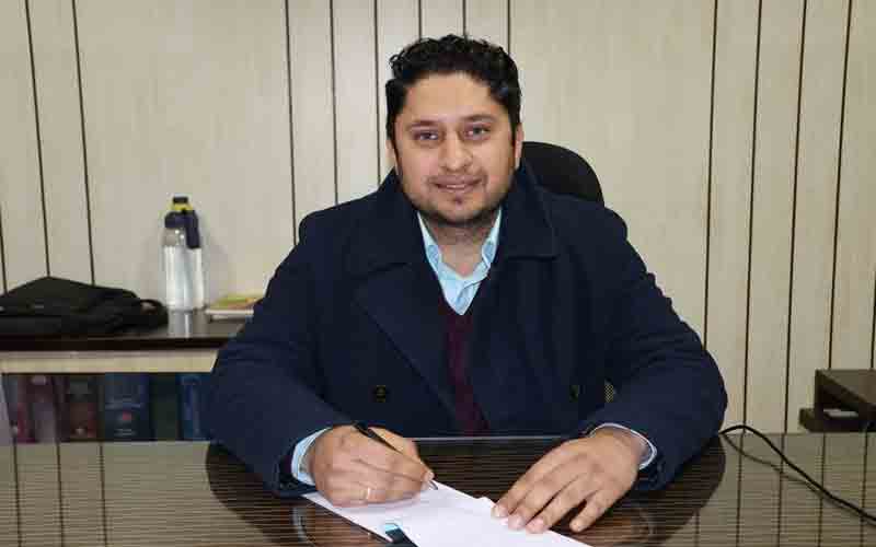 सीसीटीवी की निगरानी में होगी नामांकन प्रक्रिया- डीसी अपूर्व देवगन