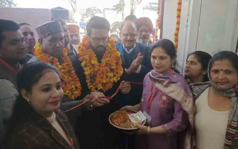 उप डाकघर चौकीमन्यार के नवनिर्मित भवन का केंद्रीय मंत्री अनुराग ठाकुर ने किया उद्घाटन