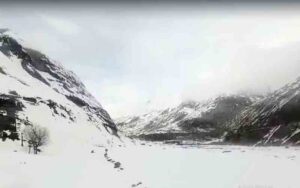 Fresh-snowfall-in-many-part.jpg