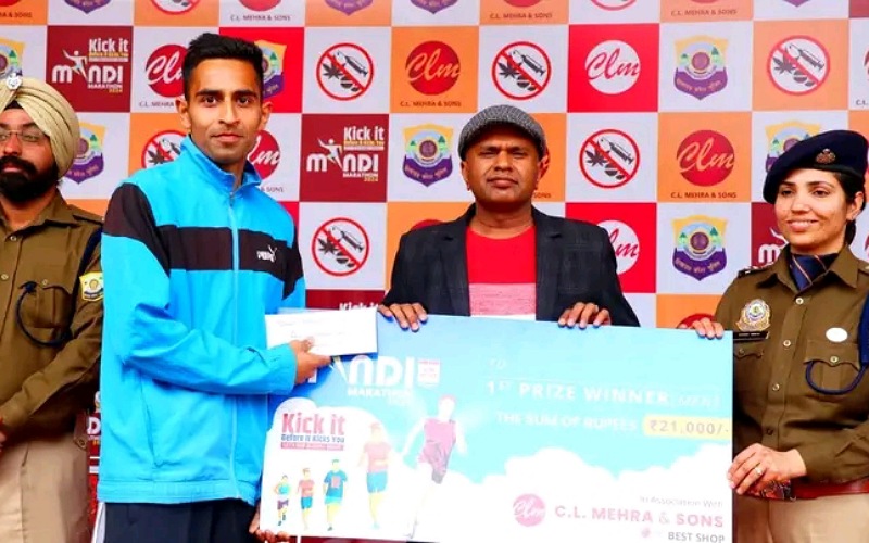 बिलासपुर के अनीश चंदेल ने जीती मंडी ओपन हॉफ मैराथन