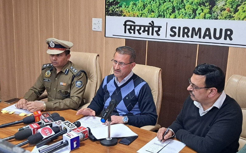 सभी राजनैतिक दल आदर्श आचार संहिता की सख्ती से पालना करें- सुमित खिमटा