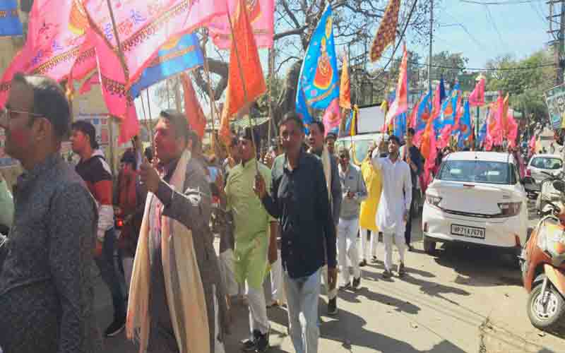 खाटू श्याम के रंग में रंगी नाहन नगरी, संजीव शर्मा के श्याम भजनों ने बांधा समां