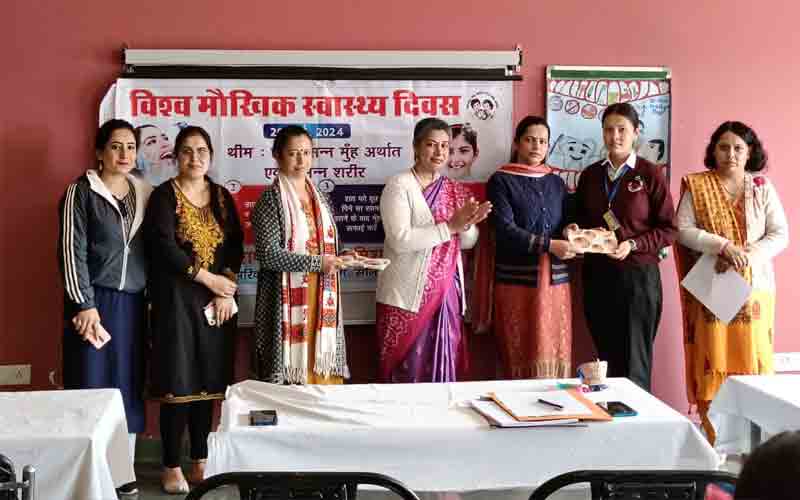 साक्षी ने जीती विश्व मौखिक दिवस पर आयोजित वाद-विवाद प्रतियोगिता