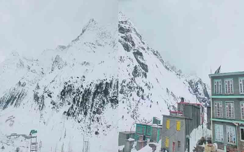 लाहौल के ऊंचाई वाले भागों में बर्फबारी, शीतलहर का बढ़ा प्रकोप